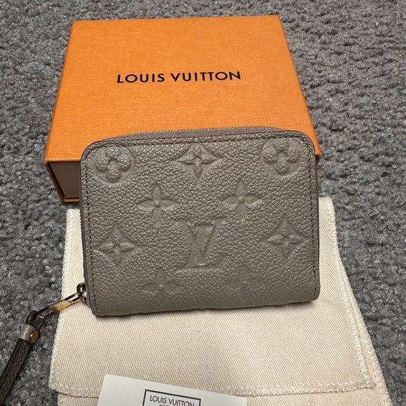 Louis Vuitton Zippy Coin Wallet - Picture 2 of 6